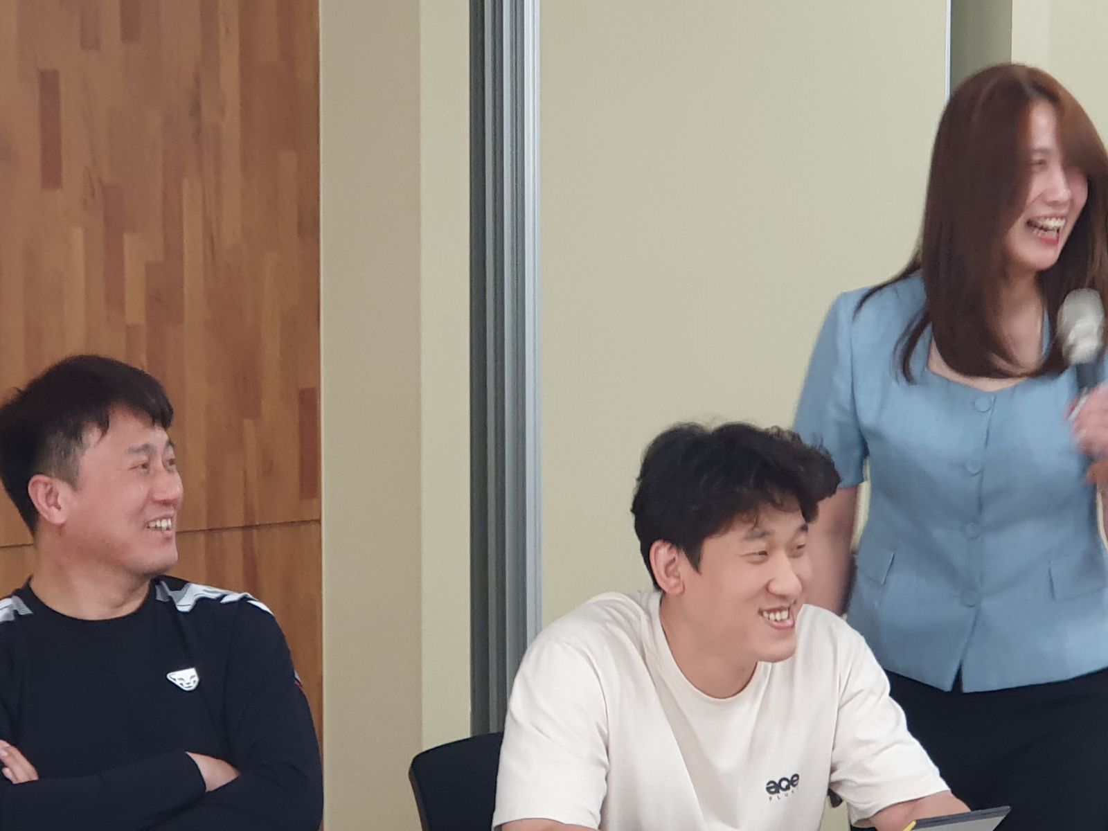 웃으며 참여하는 교육생